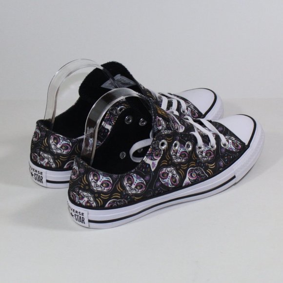 WMNS Converse Chuck Taylor All Star Ox Low Shoe - Picture 3 of 6